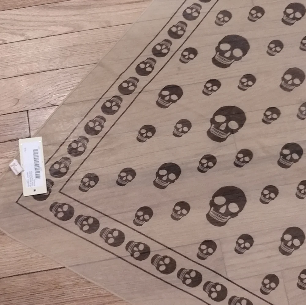❤️10/$40 New beige skull halloween scarf wrap